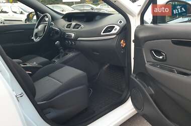Минивэн Renault Scenic 2015 в 