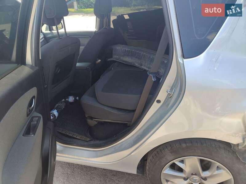 Минивэн Renault Scenic 2011 в Остроге