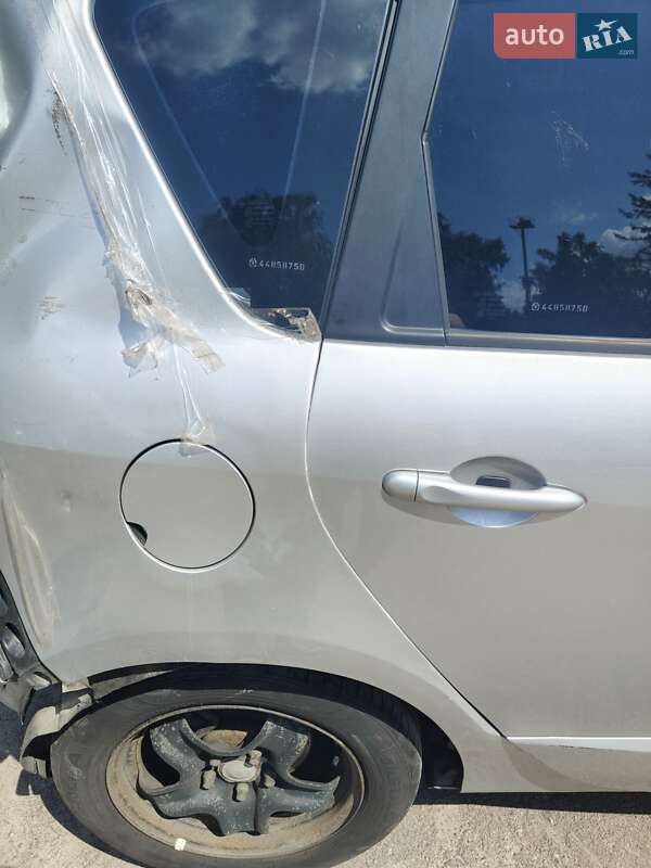 Минивэн Renault Scenic 2011 в Остроге