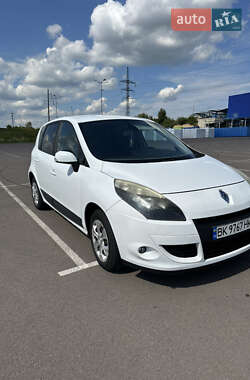 Минивэн Renault Scenic 2011 в Ровно