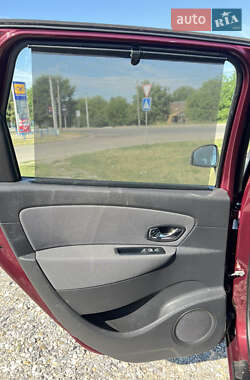 Минивэн Renault Scenic 2014 в 