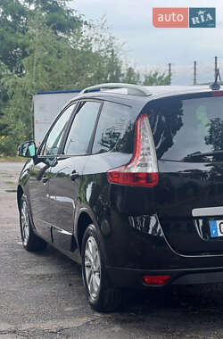 Мінівен Renault Scenic 2016 в 