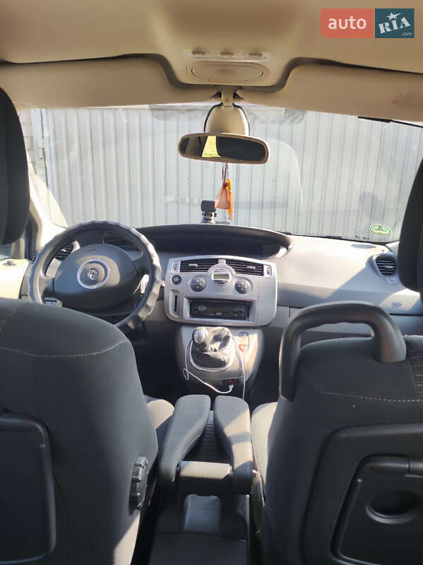 Минивэн Renault Scenic 2006 в Лозовой