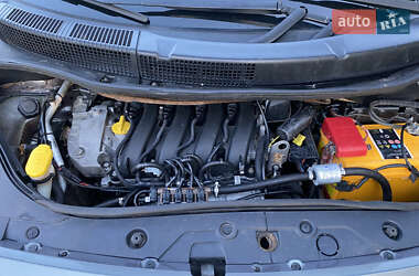 Минивэн Renault Scenic 2005 в 