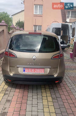 Минивэн Renault Scenic 2016 в 