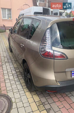 Минивэн Renault Scenic 2016 в 
