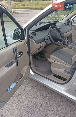 Минивэн Renault Scenic 2005 в 