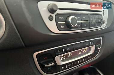 Минивэн Renault Scenic 2014 в 