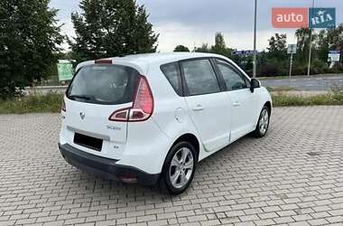 Минивэн Renault Scenic 2011 в 