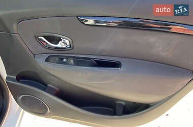Минивэн Renault Scenic 2013 в 