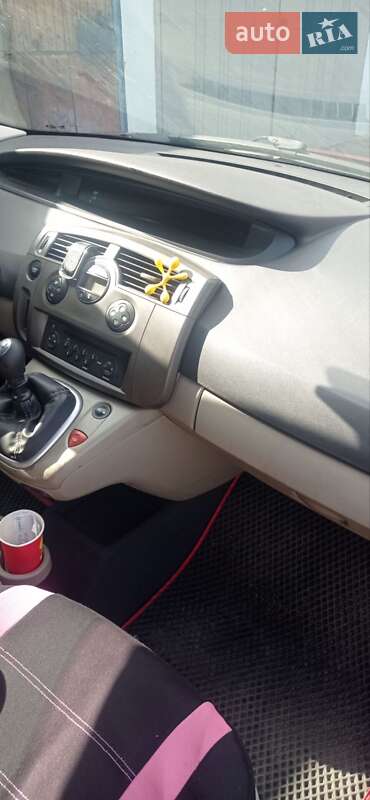 Минивэн Renault Scenic 2008 в Коростене