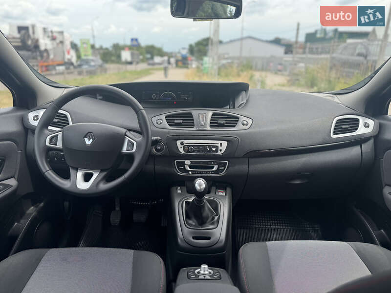 Минивэн Renault Scenic 2012 в Ровно