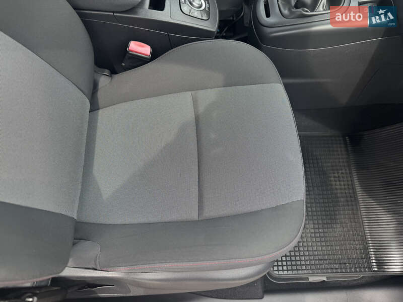 Минивэн Renault Scenic 2012 в Ровно