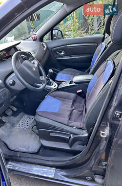 Минивэн Renault Scenic 2009 в 