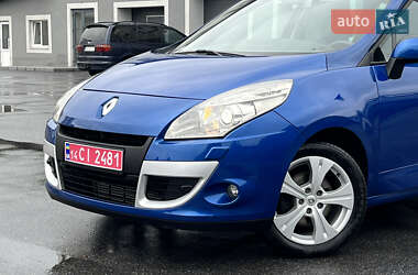 Минивэн Renault Scenic 2010 в 