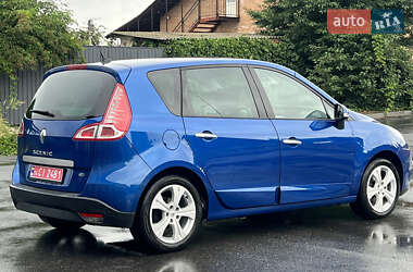 Минивэн Renault Scenic 2010 в 