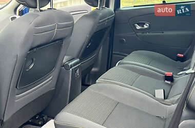 Минивэн Renault Scenic 2010 в 
