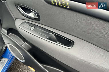 Минивэн Renault Scenic 2010 в 