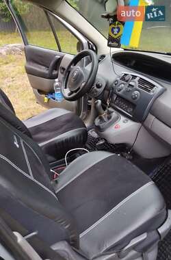 Минивэн Renault Scenic 2005 в 