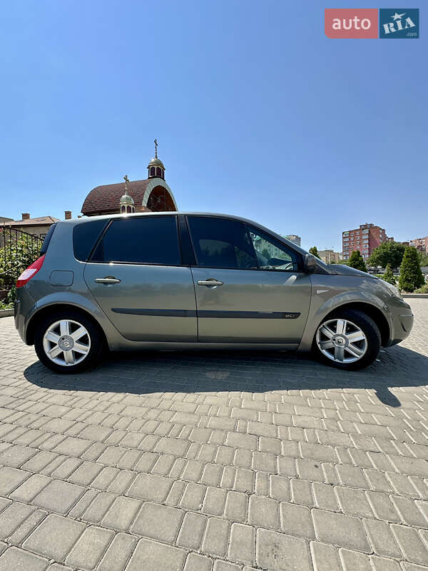 Минивэн Renault Scenic 2004 в Черноморске