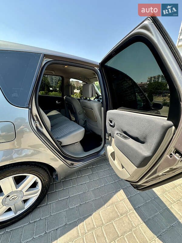 Минивэн Renault Scenic 2004 в Черноморске
