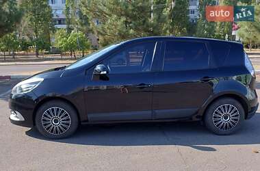Минивэн Renault Scenic 2012 в 