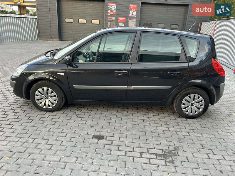 Минивэн Renault Scenic 2006 в Александрие