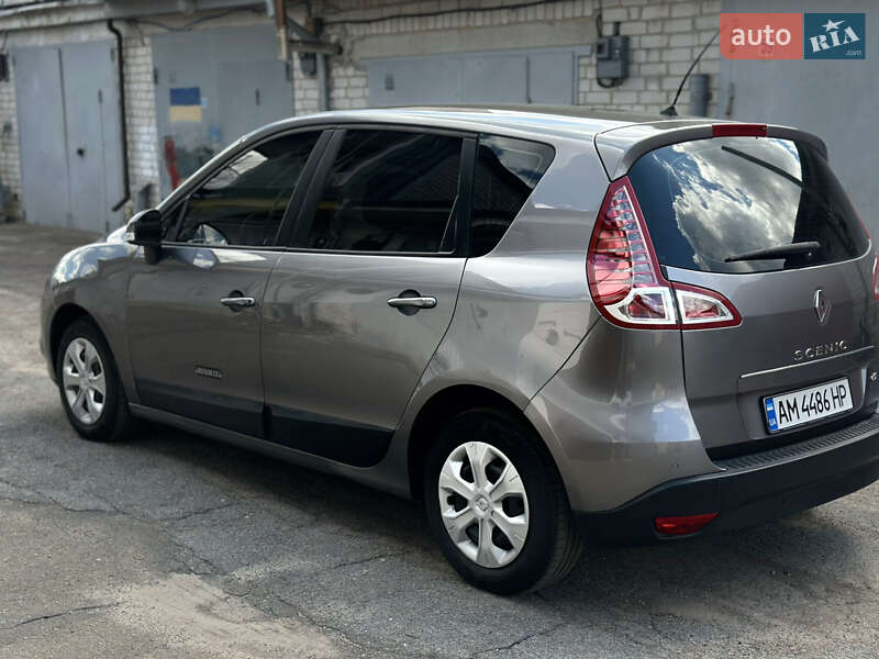 Минивэн Renault Scenic 2010 в Житомире