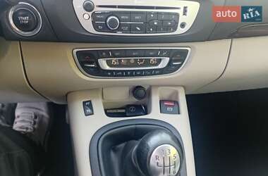 Минивэн Renault Scenic 2012 в 