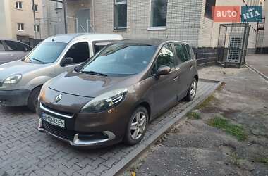 Минивэн Renault Scenic 2012 в 