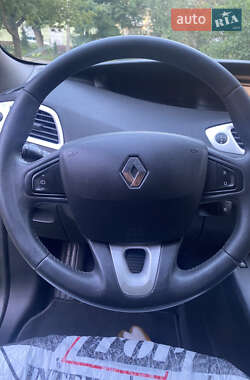 Минивэн Renault Scenic 2010 в 