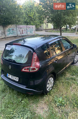 Минивэн Renault Scenic 2010 в 