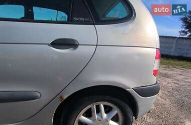 Минивэн Renault Scenic 2001 в 