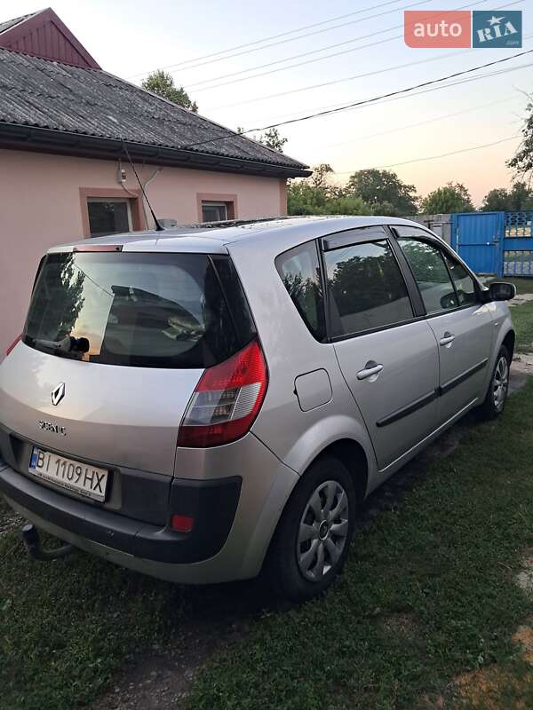 Минивэн Renault Scenic 2006 в Глобине