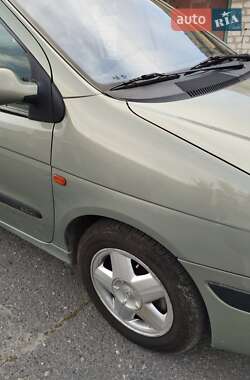 Минивэн Renault Scenic 2002 в 