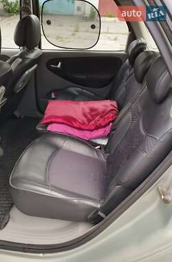 Минивэн Renault Scenic 2002 в 