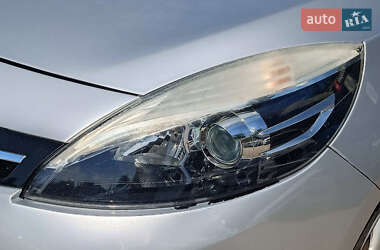 Минивэн Renault Scenic 2012 в 