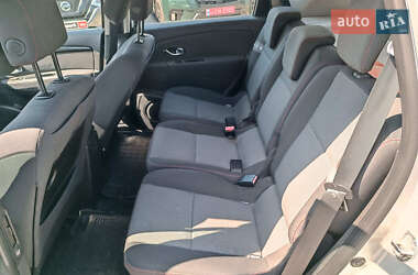 Минивэн Renault Scenic 2012 в 