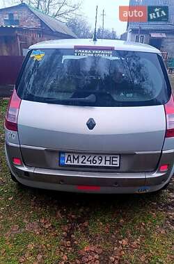 Минивэн Renault Scenic 2004 в 