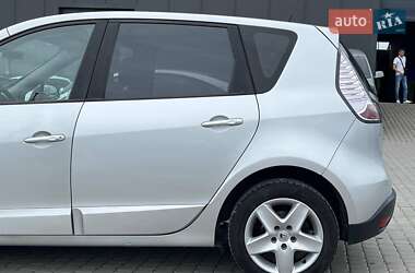 Минивэн Renault Scenic 2013 в 