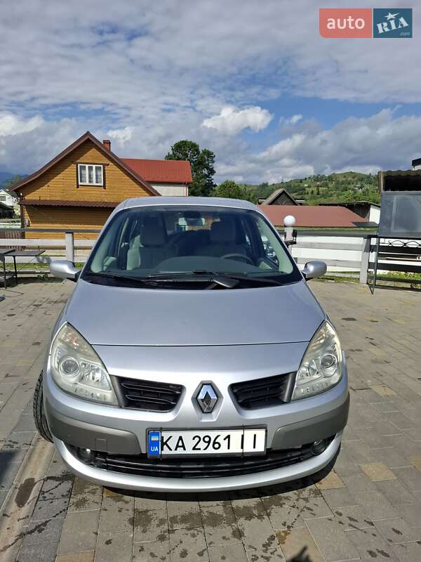 Минивэн Renault Scenic 2006 в Рахове