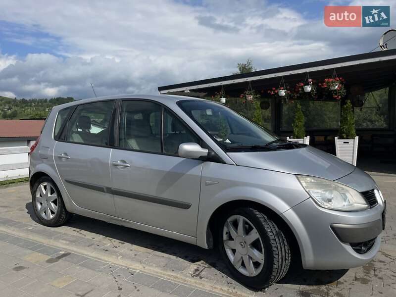 Минивэн Renault Scenic 2006 в Рахове