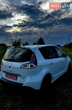 Минивэн Renault Scenic 2011 в 