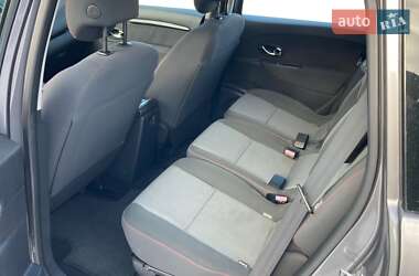 Минивэн Renault Scenic 2013 в 