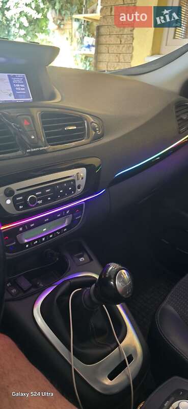 Минивэн Renault Scenic 2012 в Днепре