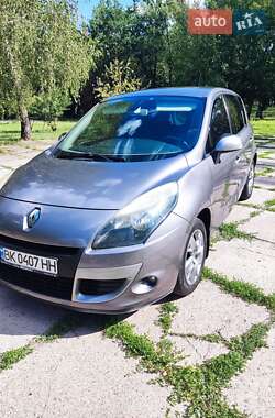 Минивэн Renault Scenic 2011 в Харькове