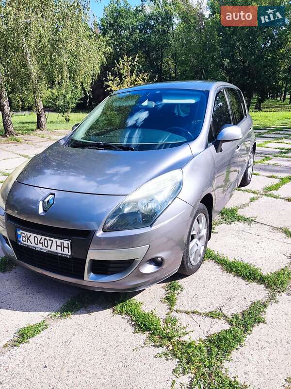 Renault Scenic 2011