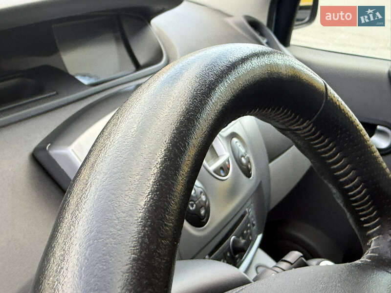 Мінівен Renault Scenic 2009 в Рівному