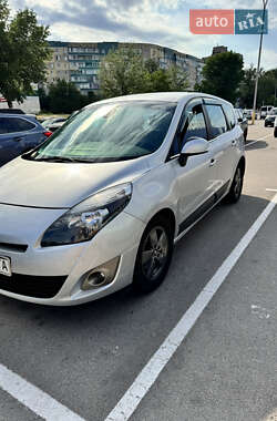 Минивэн Renault Scenic 2010 в Каменском