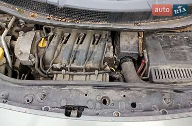 Минивэн Renault Scenic 2004 в 